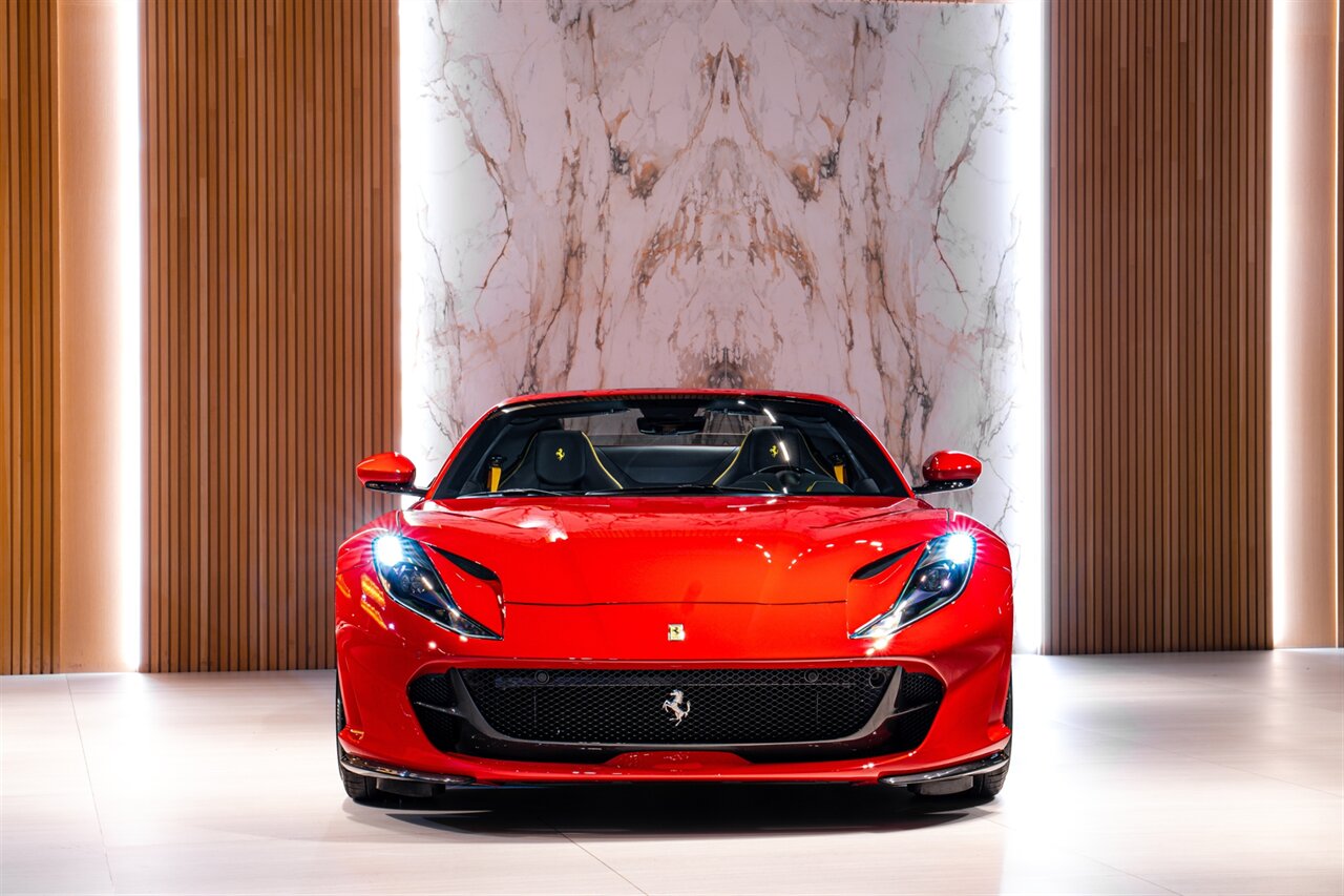 2023 Ferrari 812 GTS   - Photo 3 - Beverly Hills, CA 90212