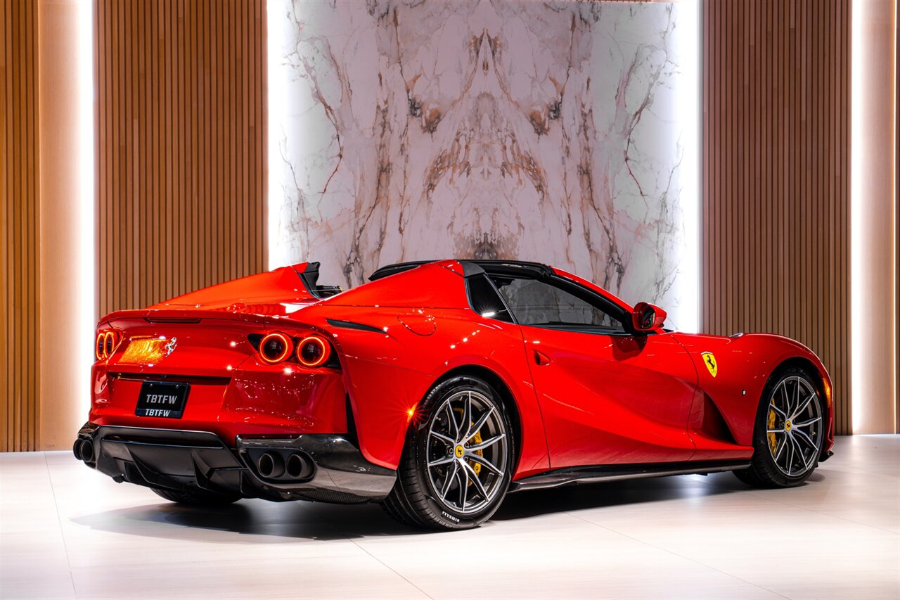 2023 Ferrari 812 GTS   - Photo 4 - Beverly Hills, CA 90212
