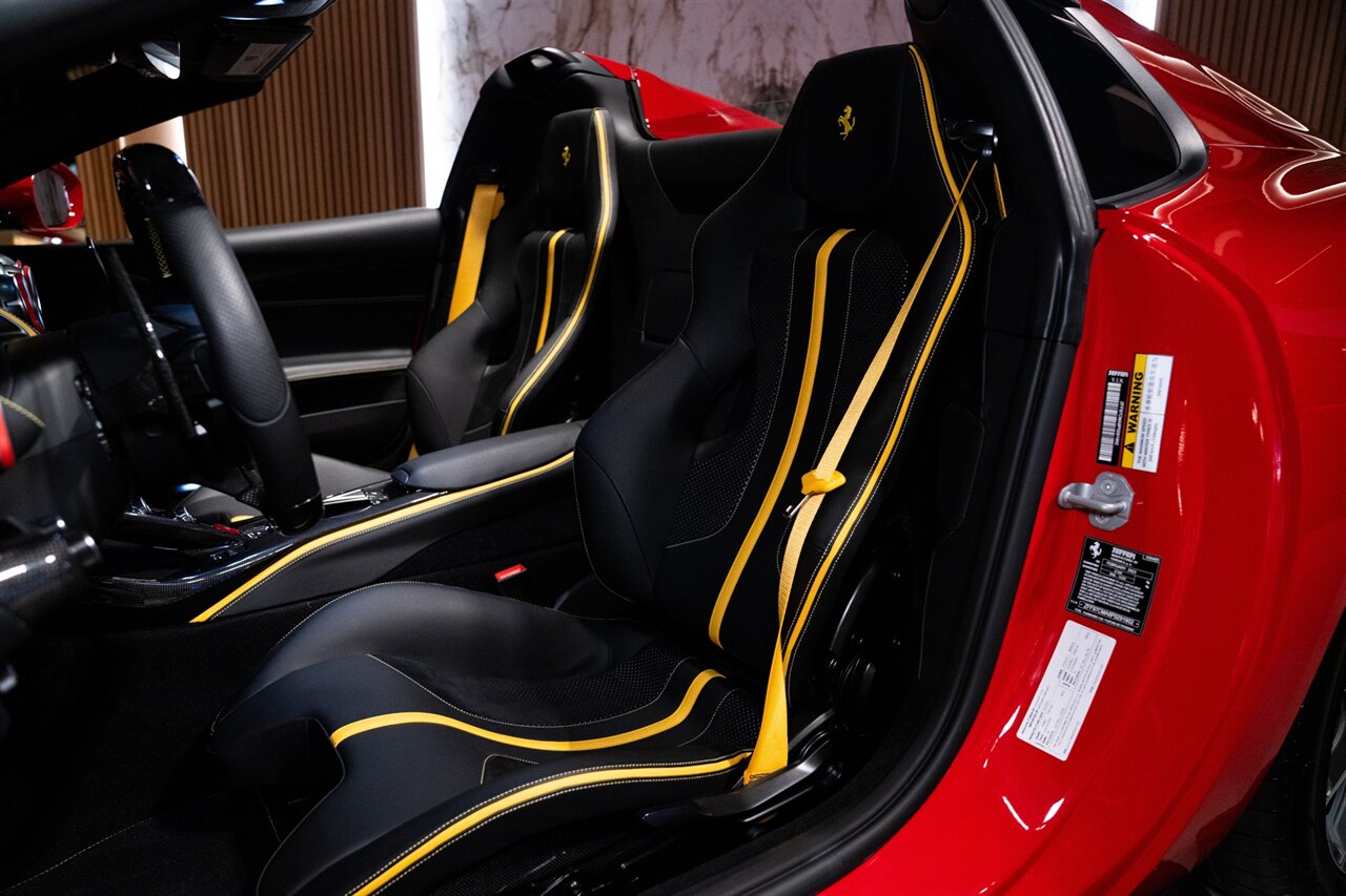 2023 Ferrari 812 GTS   - Photo 7 - Beverly Hills, CA 90212