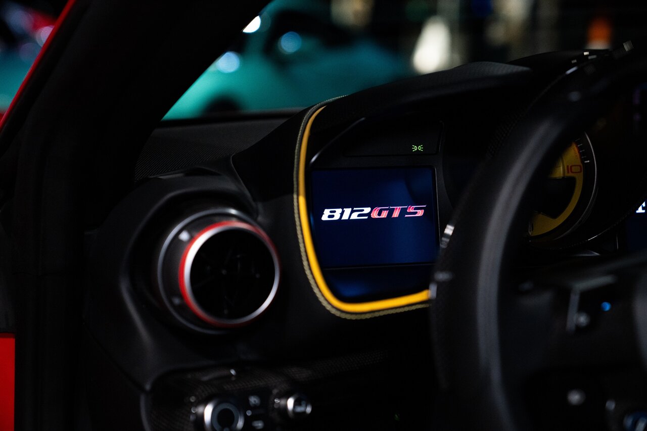 2023 Ferrari 812 GTS   - Photo 14 - Beverly Hills, CA 90212