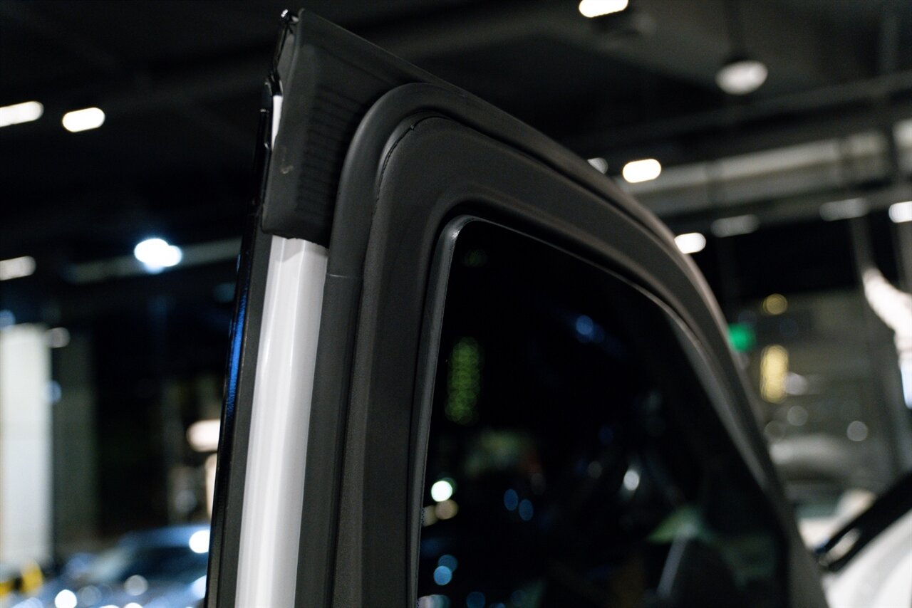 2025 Cadillac Escalade-V ESV B6 Armored - Photo 17 - Beverly Hills, CA 90212