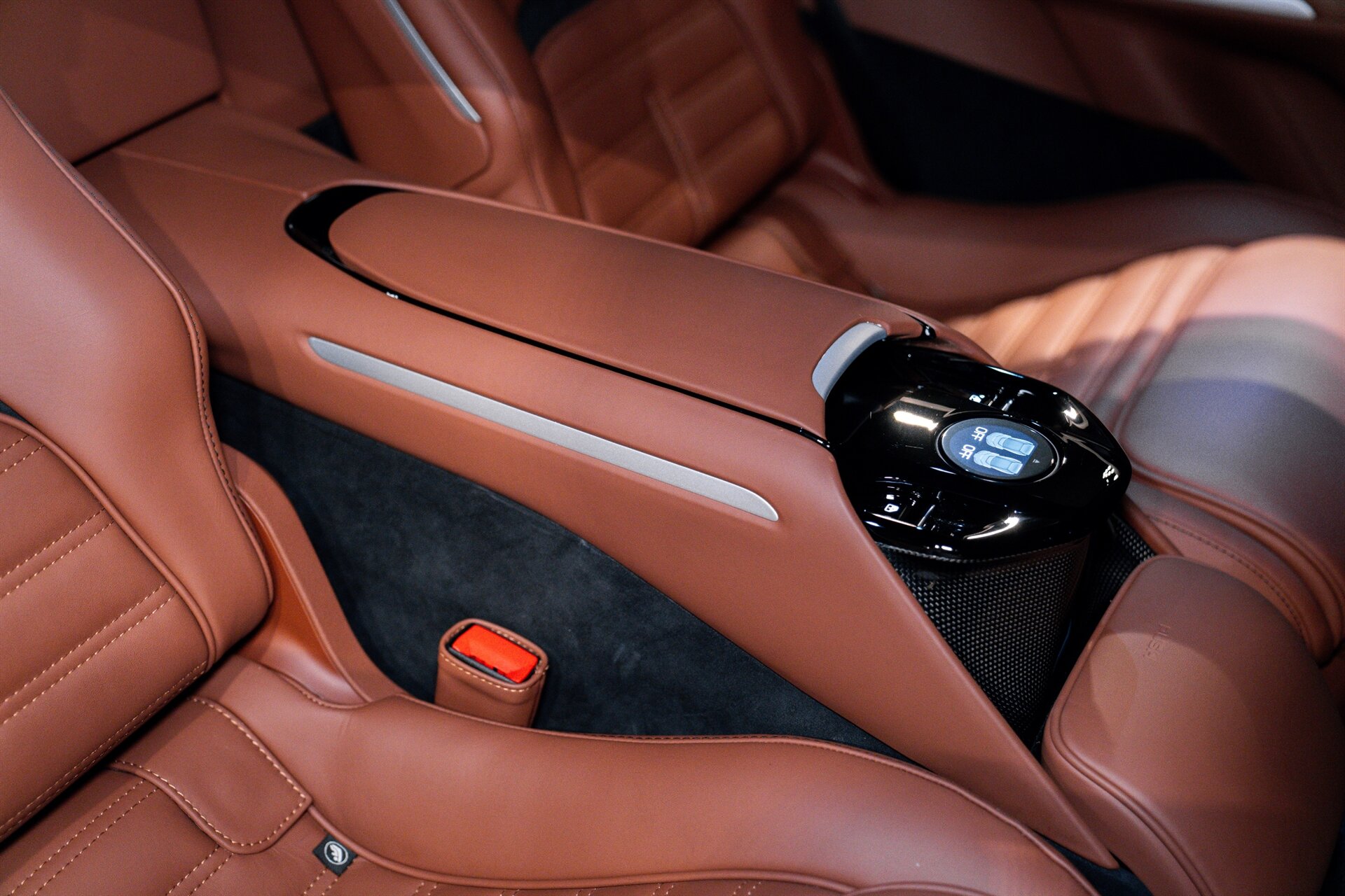 2024 Ferrari Purosangue - Photo 17