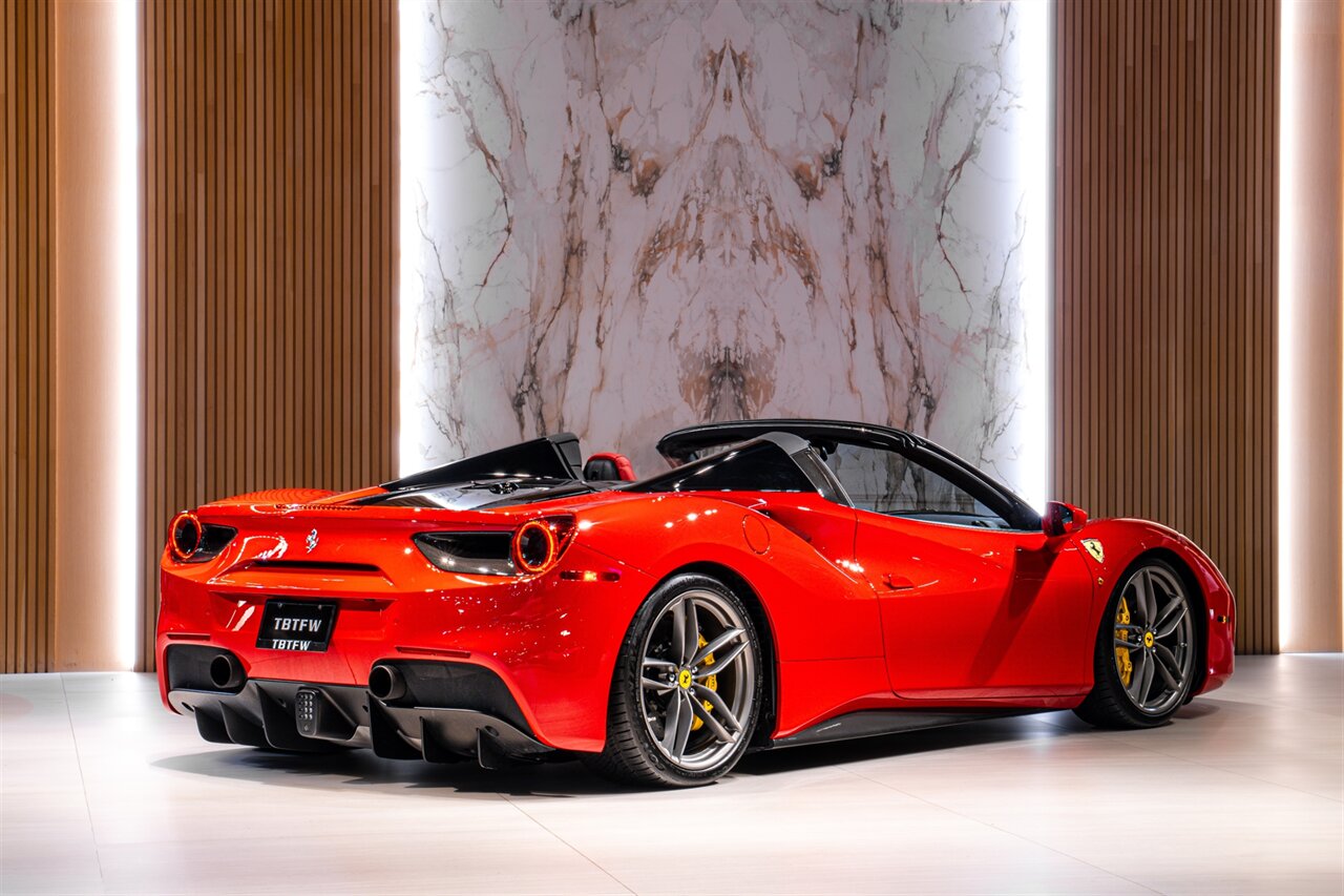 2018 Ferrari 488 Spider   - Photo 4 - Beverly Hills, CA 90212