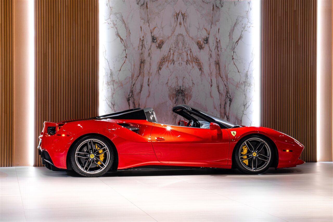 2018 Ferrari 488 Spider   - Photo 5 - Beverly Hills, CA 90212