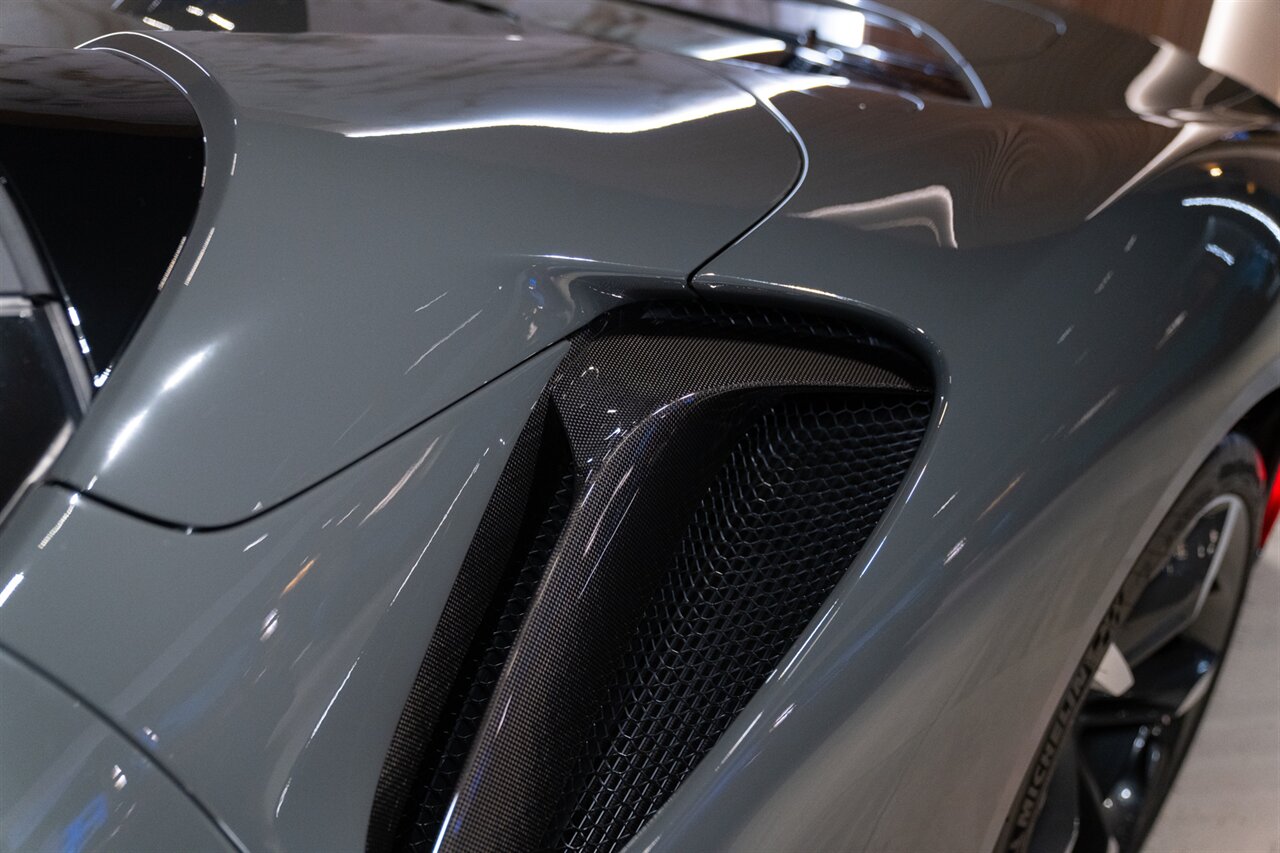 2024 Ferrari SF90 Spider   - Photo 16 - Beverly Hills, CA 90212