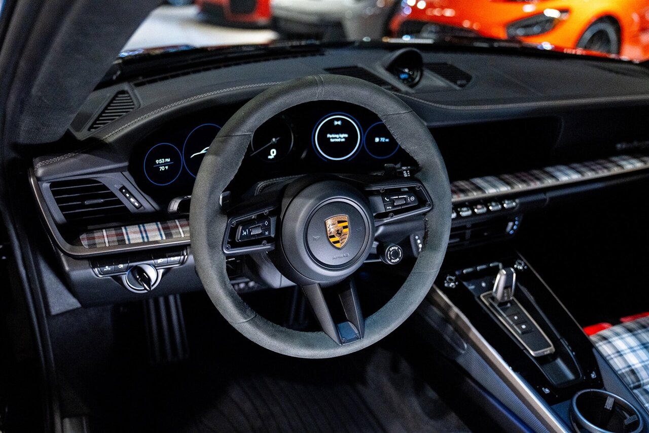 2025 Porsche 911 Turbo   - Photo 10 - Beverly Hills, CA 90212
