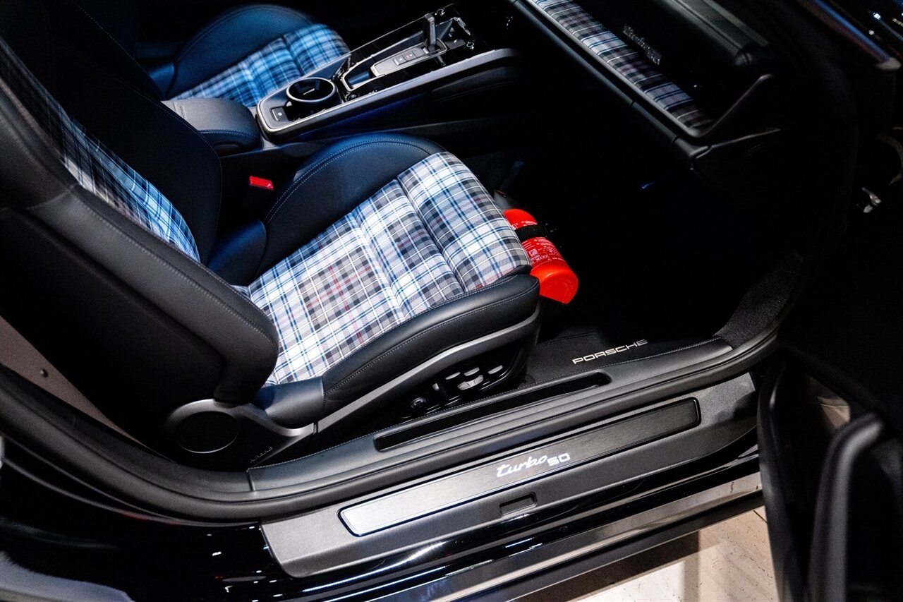 2025 Porsche 911 Turbo   - Photo 16 - Beverly Hills, CA 90212