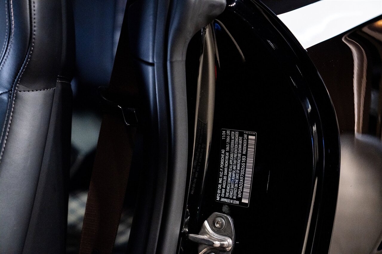 2025 Porsche 911 Turbo   - Photo 13 - Beverly Hills, CA 90212