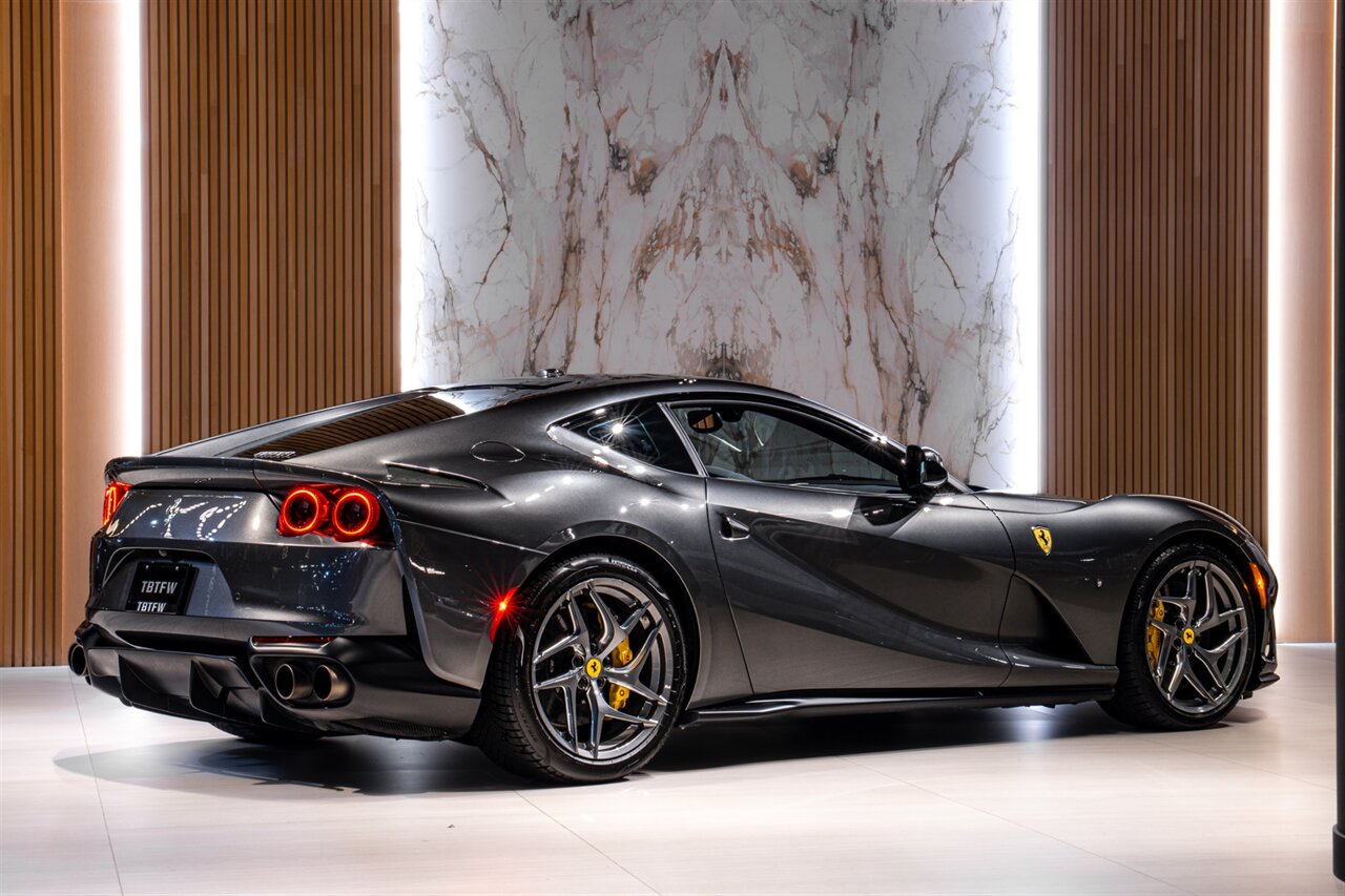 2019 Ferrari 812 Superfast - Photo 4 - Beverly Hills, CA 90212