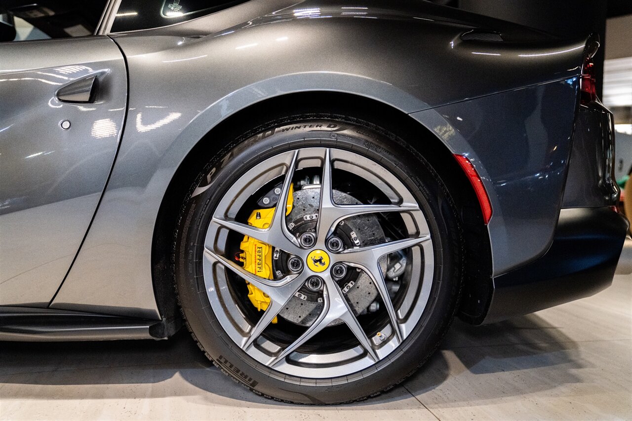 2019 Ferrari 812 Superfast - Photo 9 - Beverly Hills, CA 90212