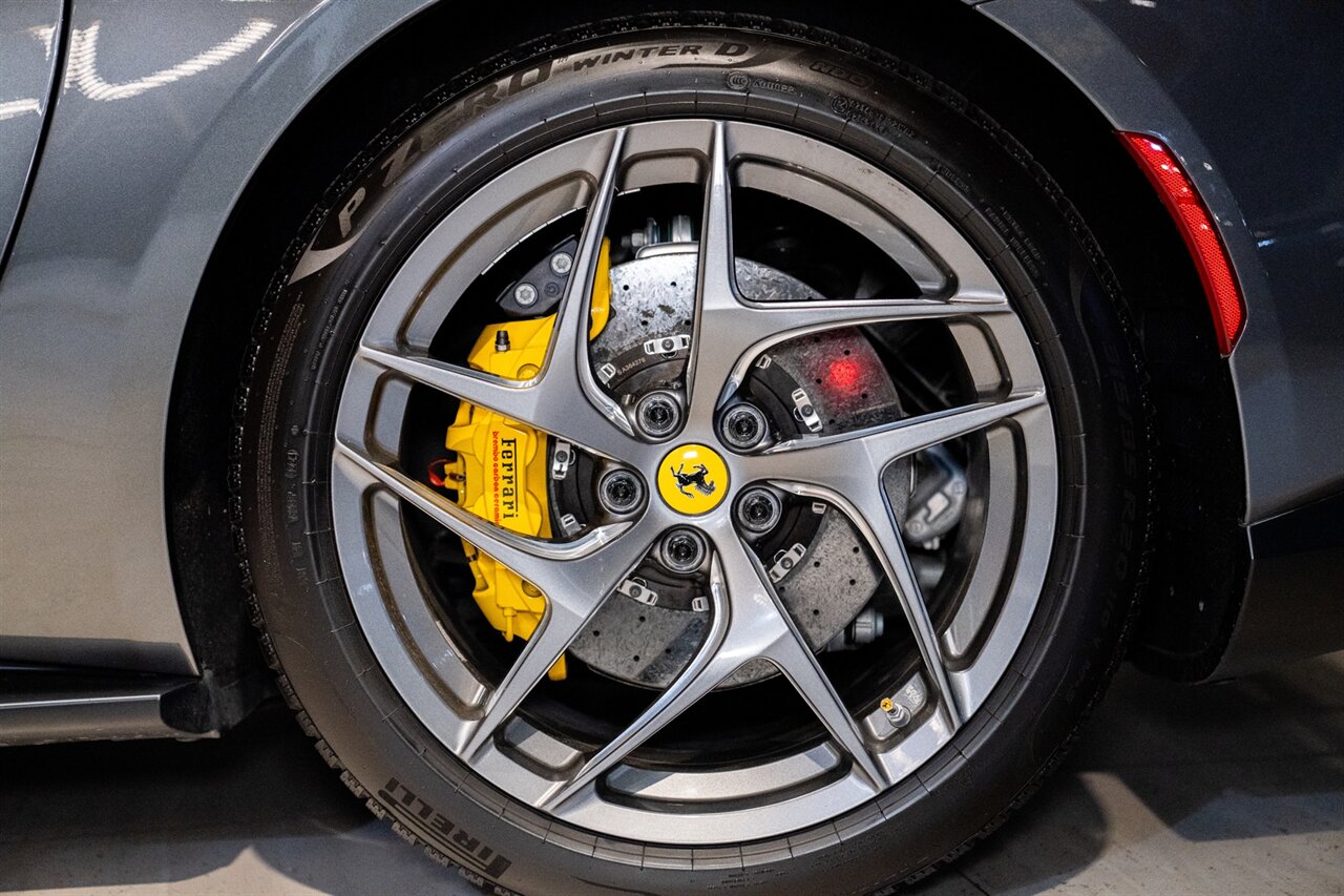 2019 Ferrari 812 Superfast - Photo 8 - Beverly Hills, CA 90212