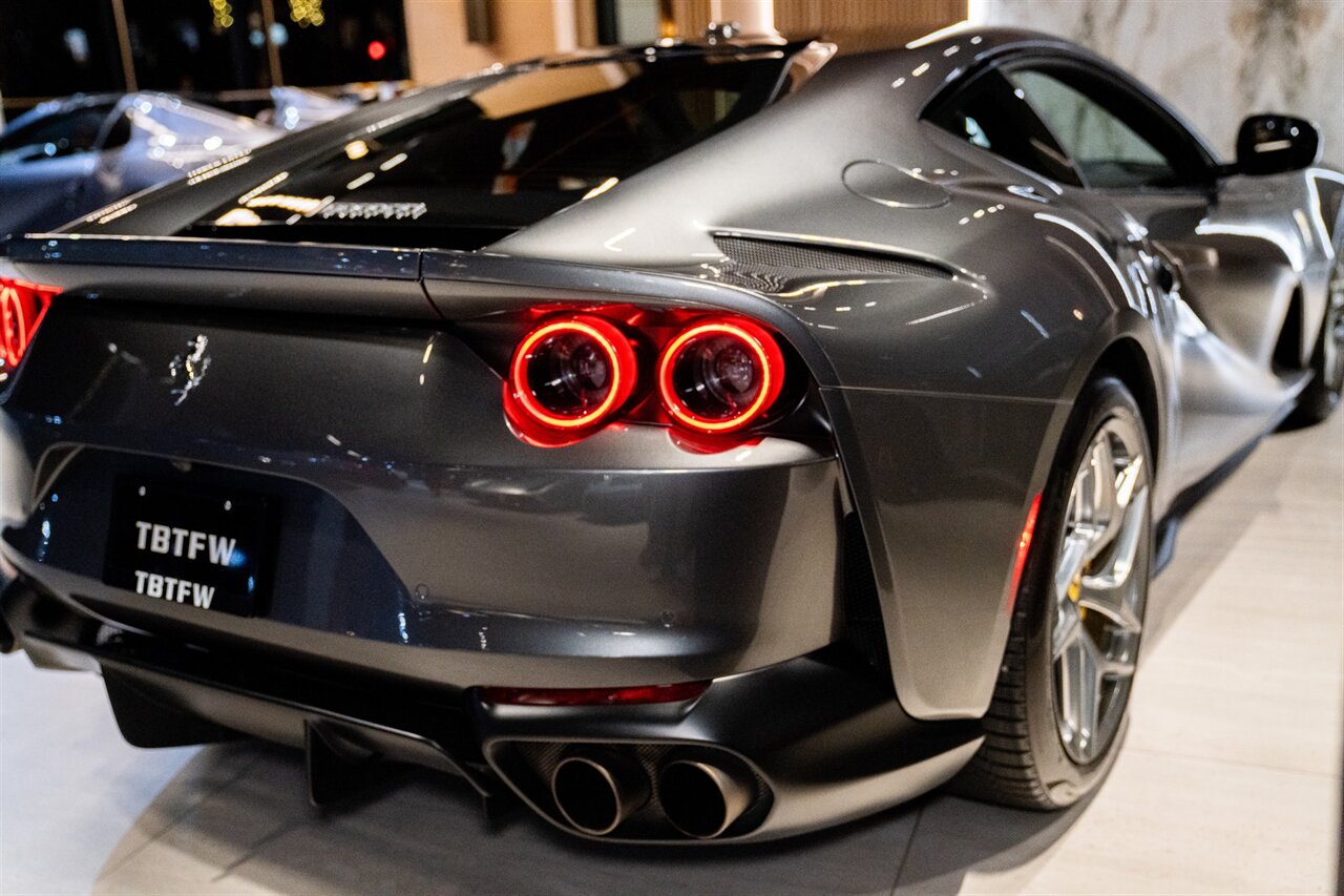 2019 Ferrari 812 Superfast - Photo 14 - Beverly Hills, CA 90212