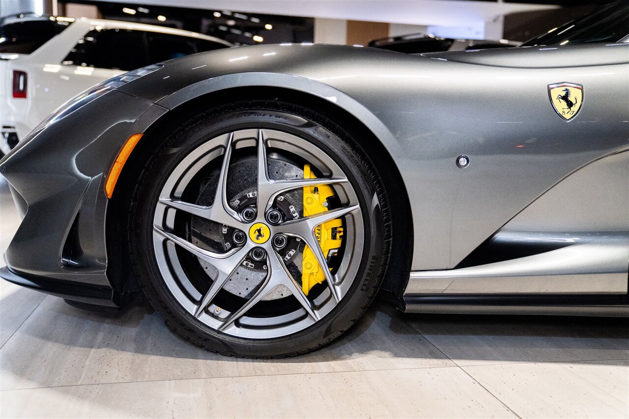 2019 Ferrari 812 Superfast - Photo 11 - Beverly Hills, CA 90212