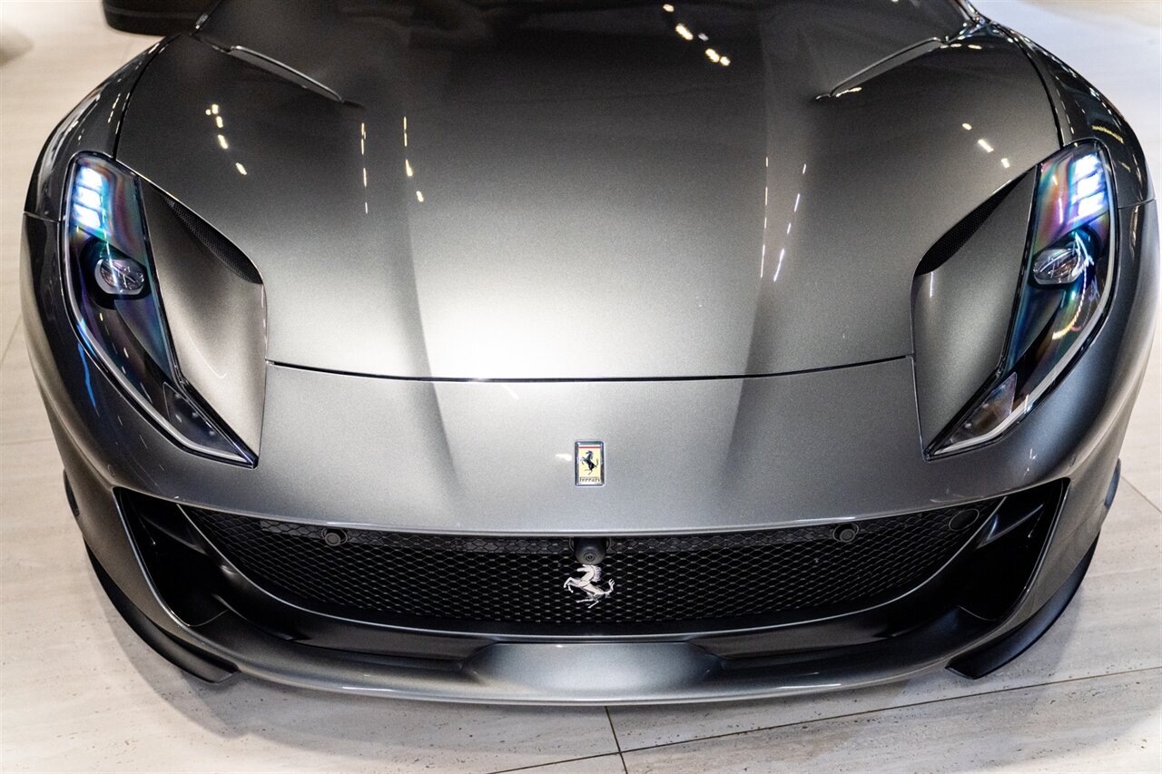 2019 Ferrari 812 Superfast - Photo 15 - Beverly Hills, CA 90212