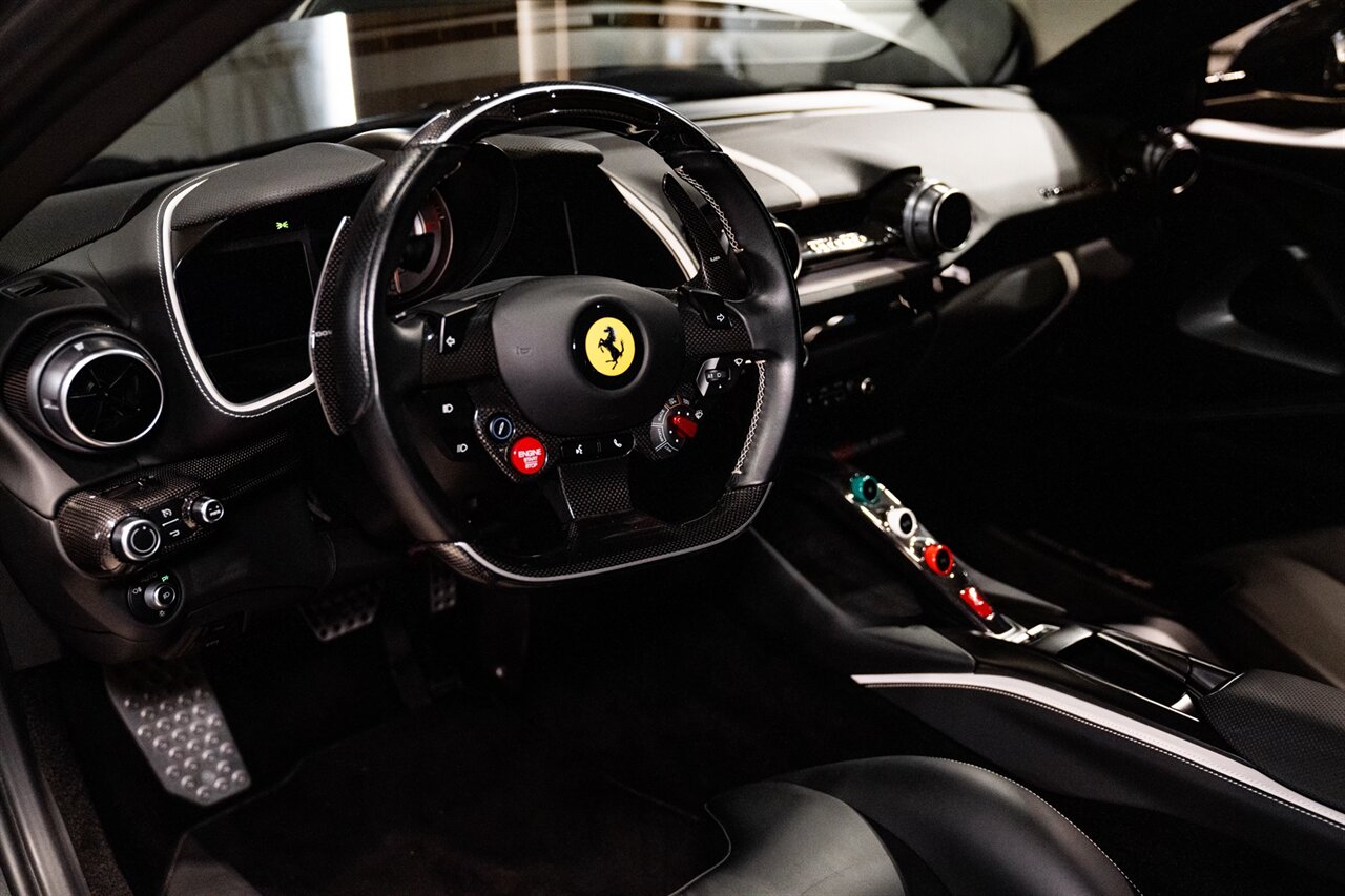 2019 Ferrari 812 Superfast - Photo 7 - Beverly Hills, CA 90212