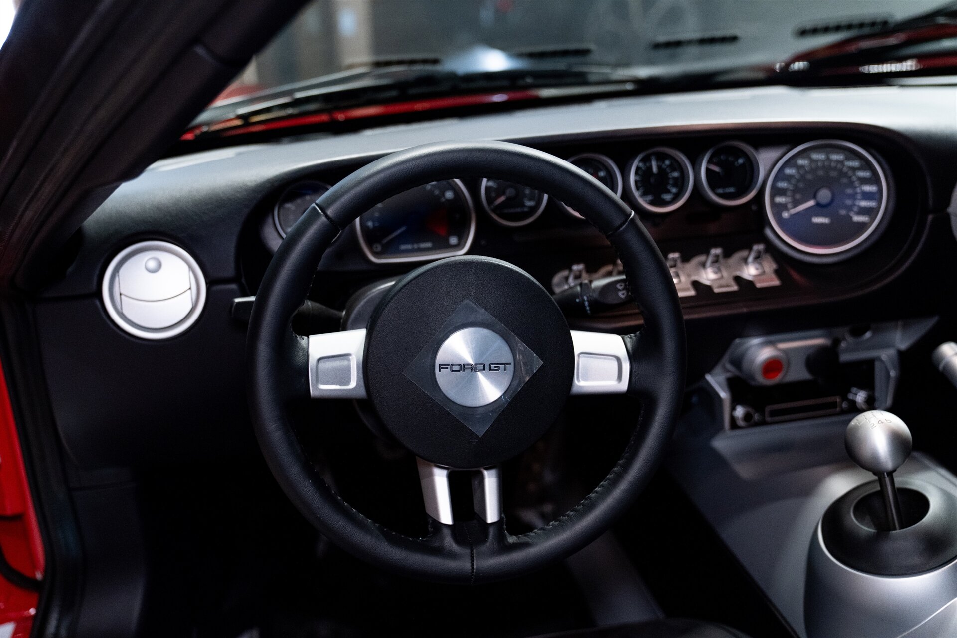 2005 Ford GT - Photo 8