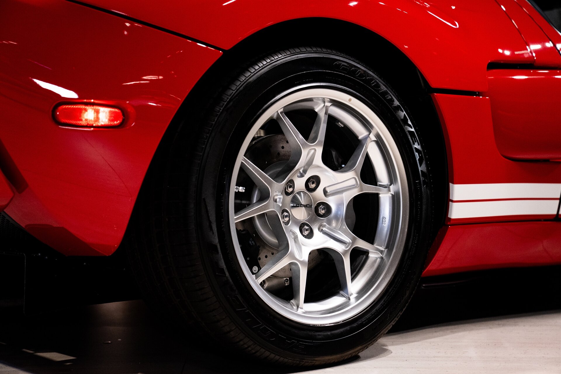 2005 Ford GT - Photo 35