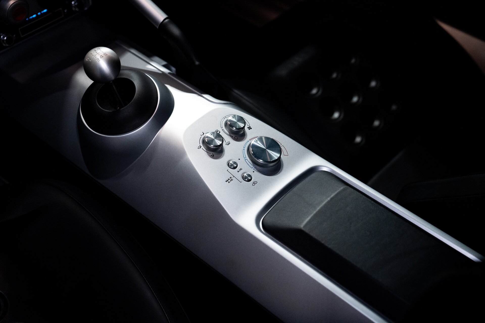 2005 Ford GT - Photo 12