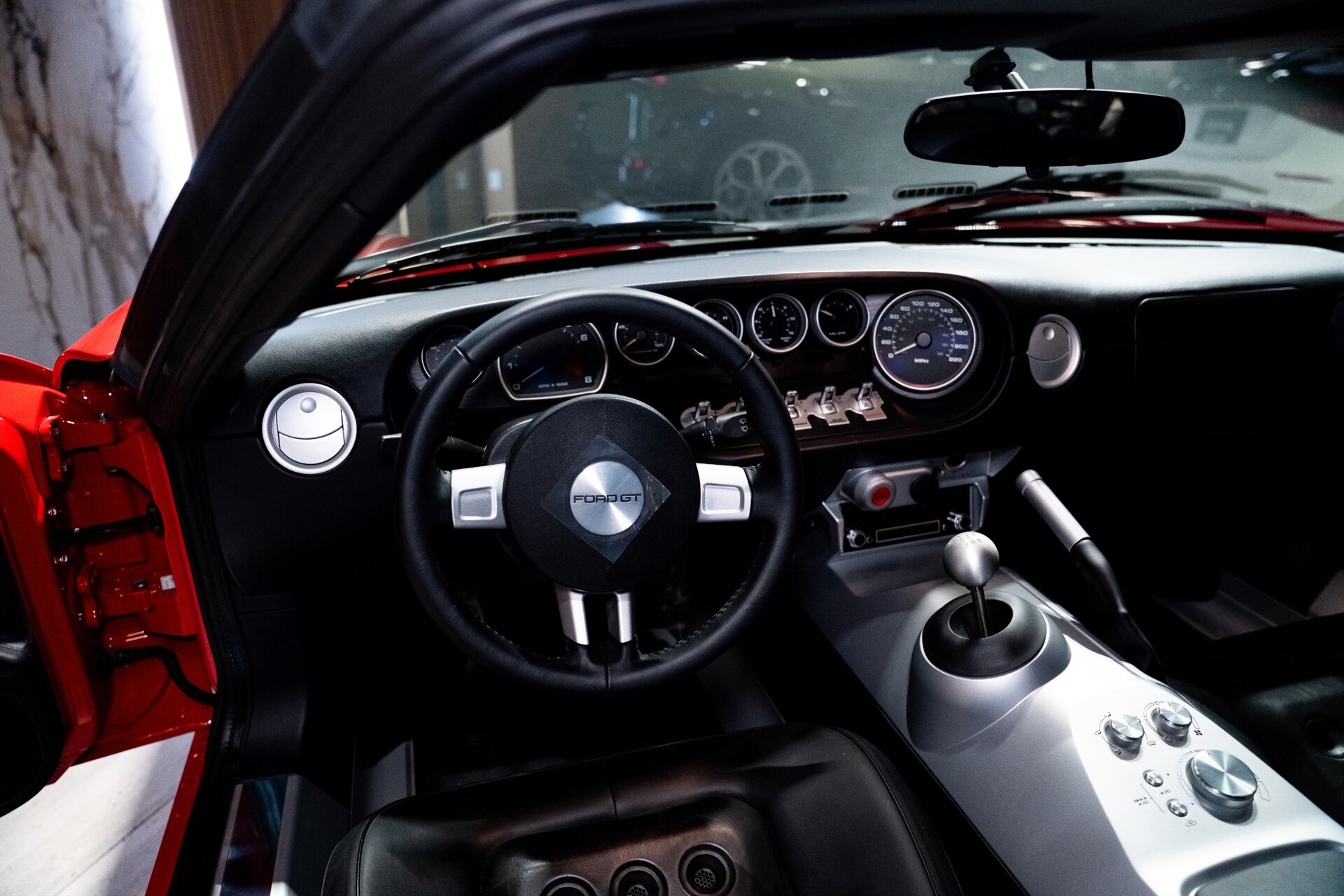 2005 Ford GT - Photo 20