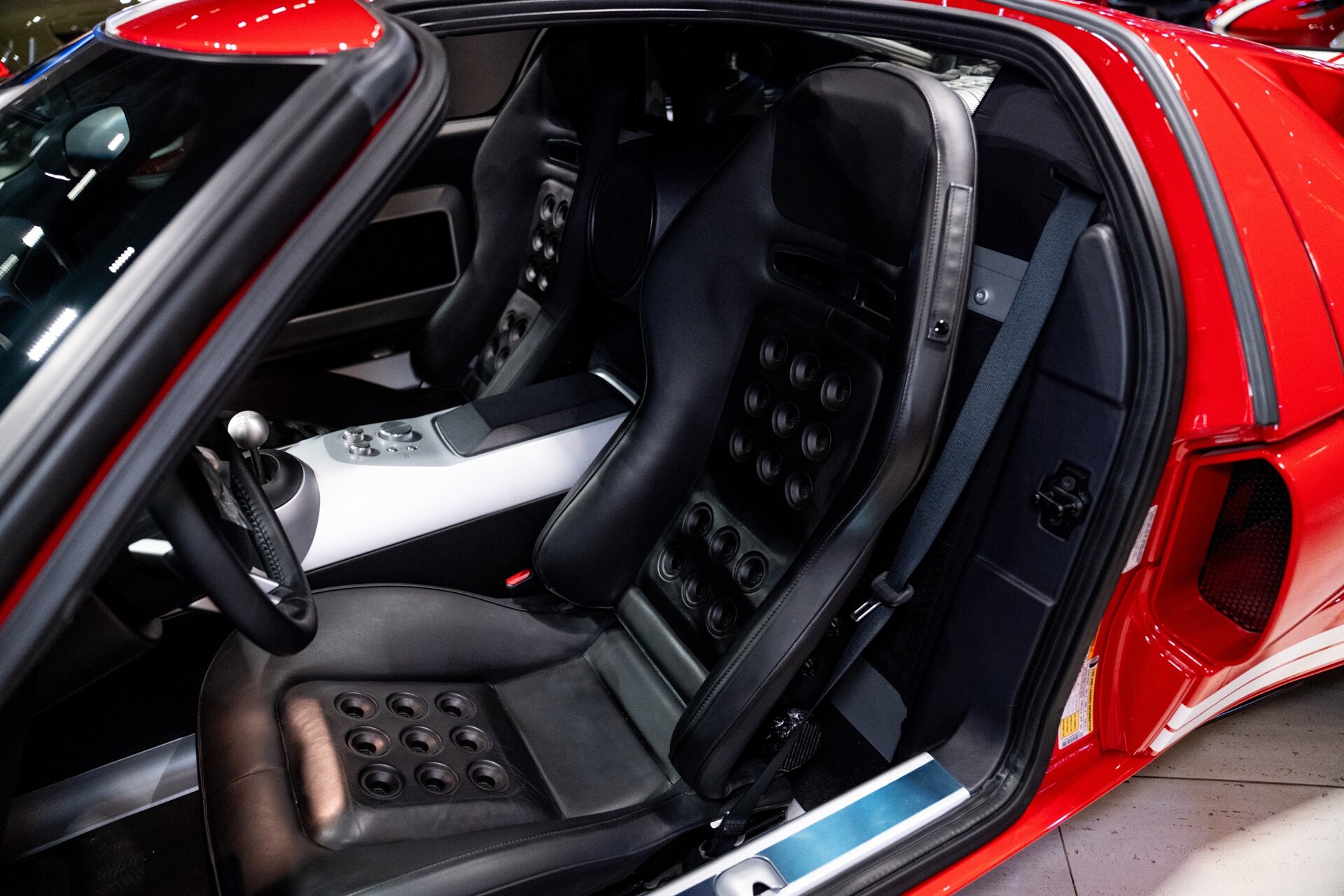 2005 Ford GT - Photo 9