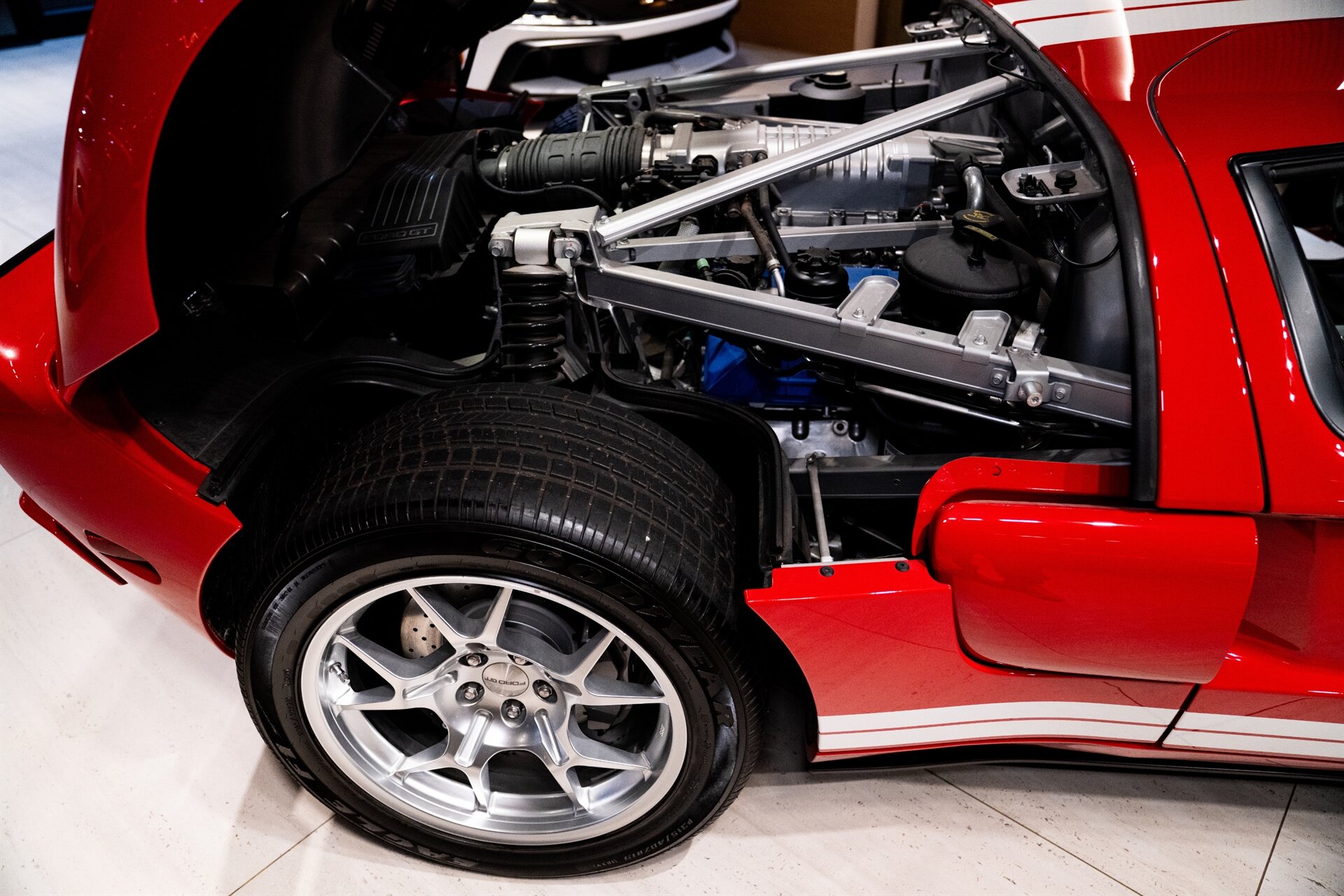 2005 Ford GT - Photo 24