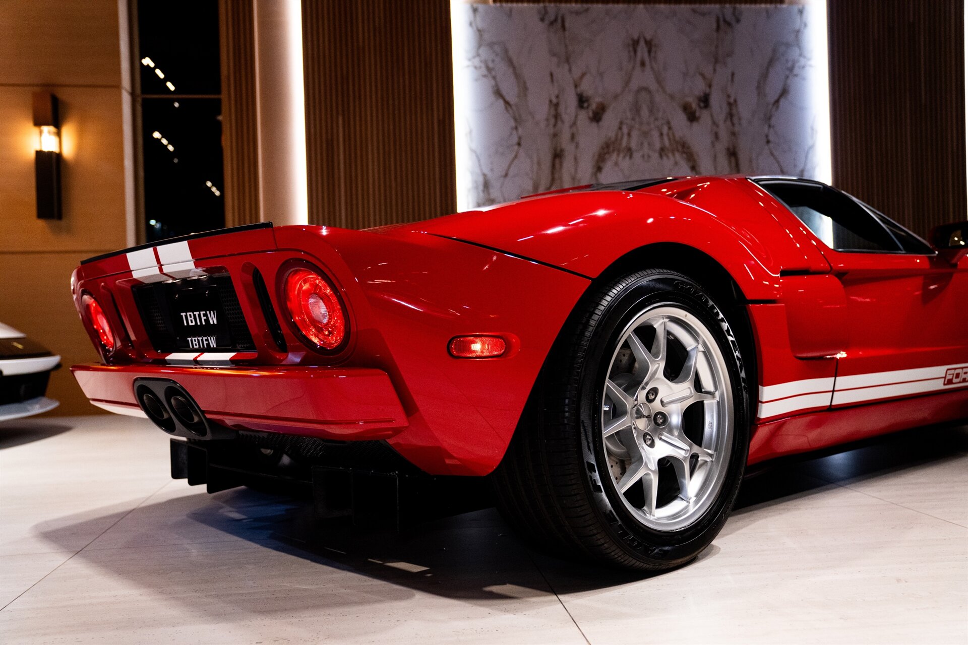 2005 Ford GT - Photo 34