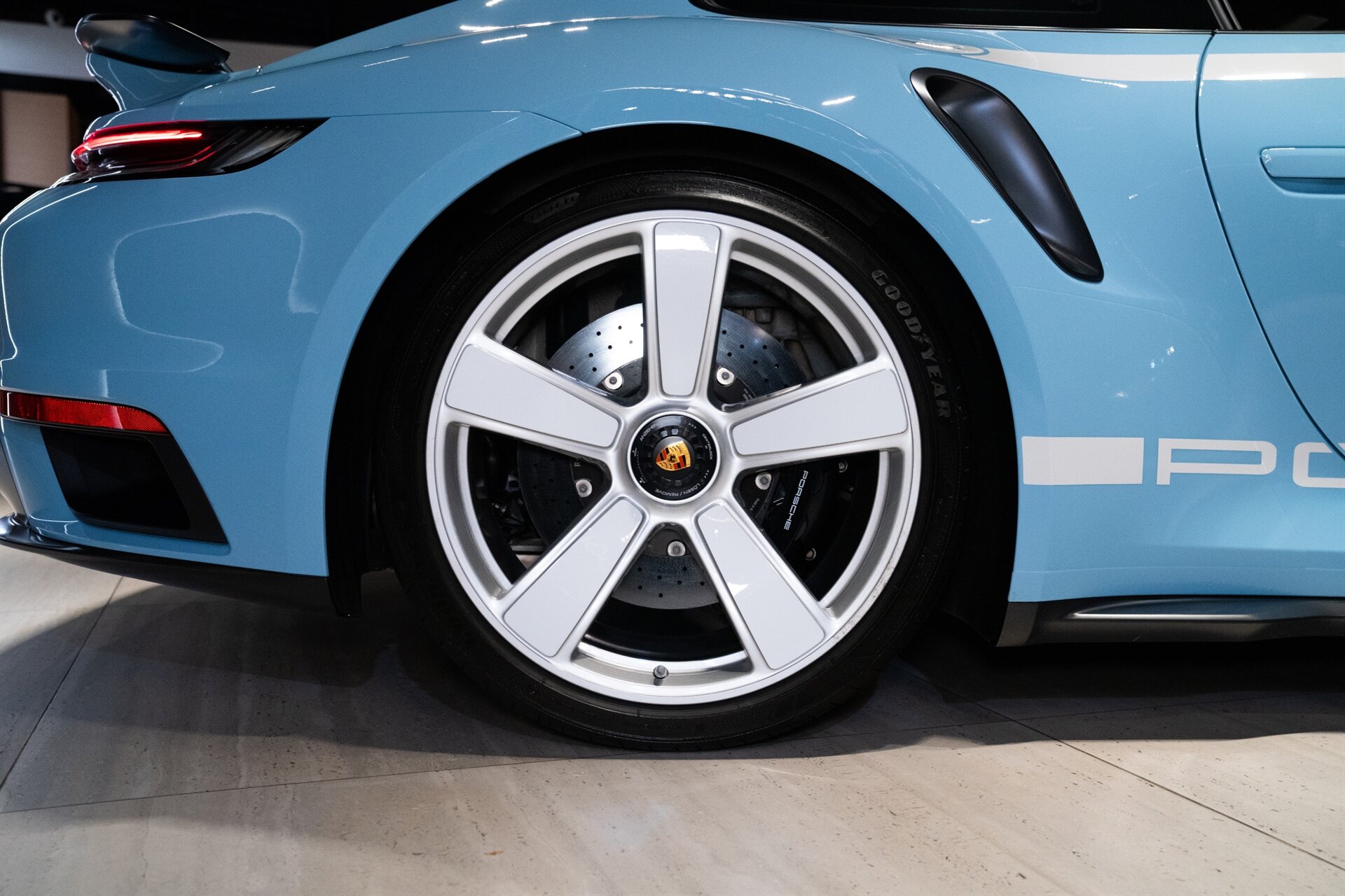 2025 Porsche 911 Turbo 50 Years - Photo 40