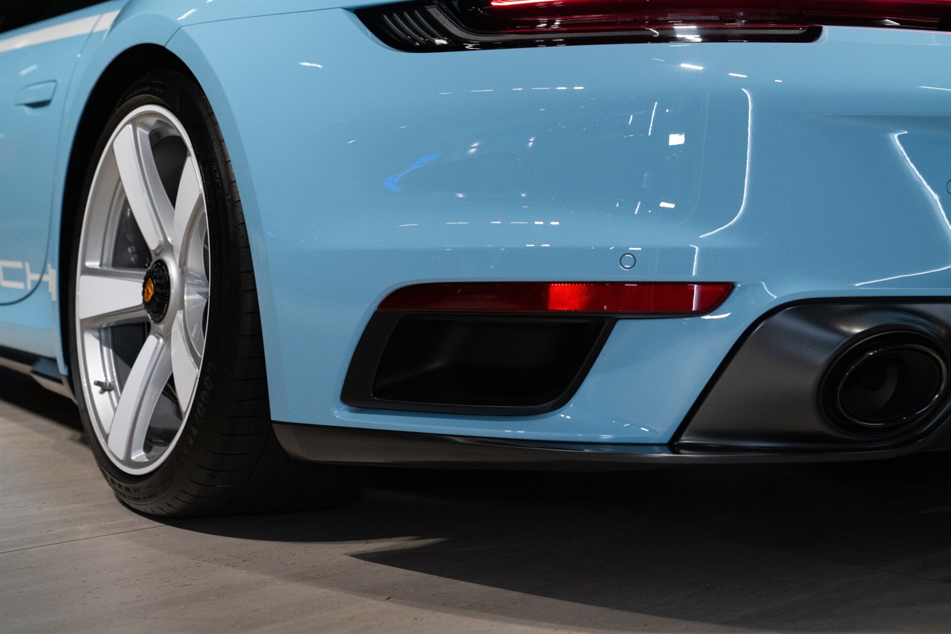 2025 Porsche 911 Turbo 50 Years - Photo 36