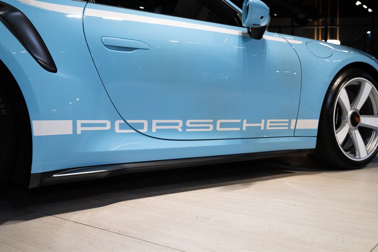 2025 Porsche 911 Turbo 50 Years   - Photo 41 - Beverly Hills, CA 90212