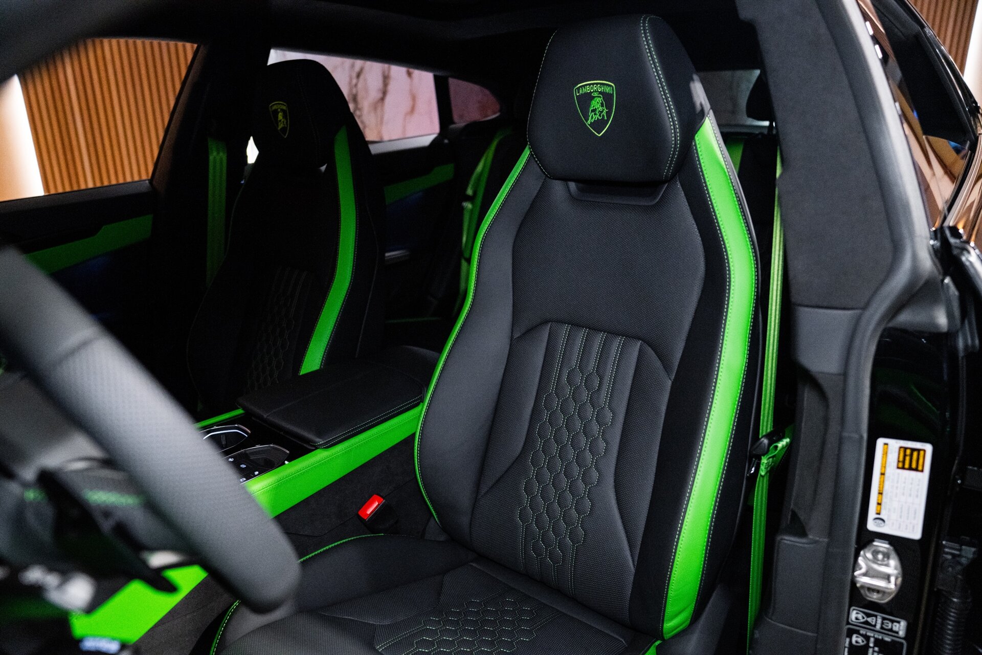 2026 Lamborghini Urus SE - Photo 6