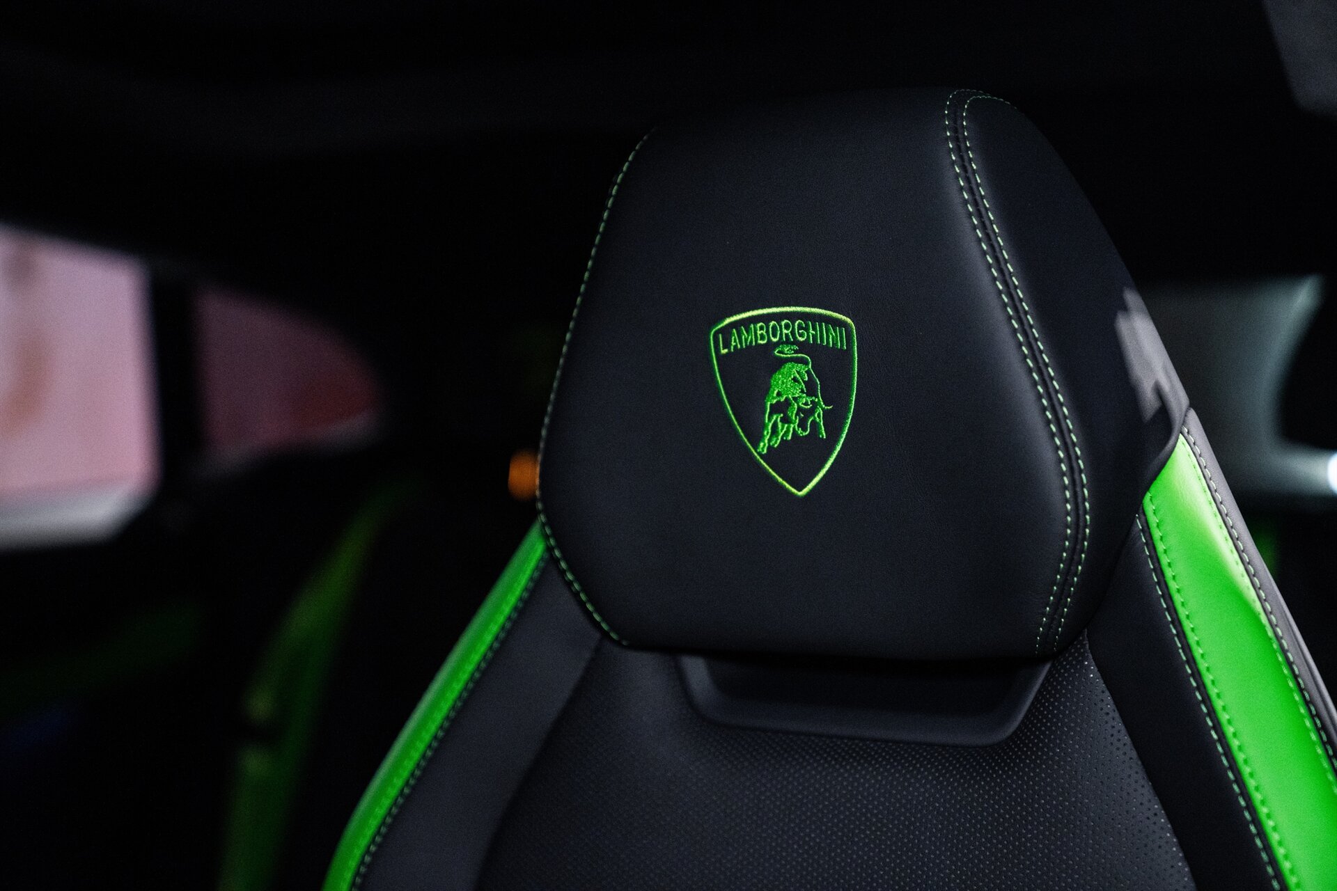 2026 Lamborghini Urus SE - Photo 7