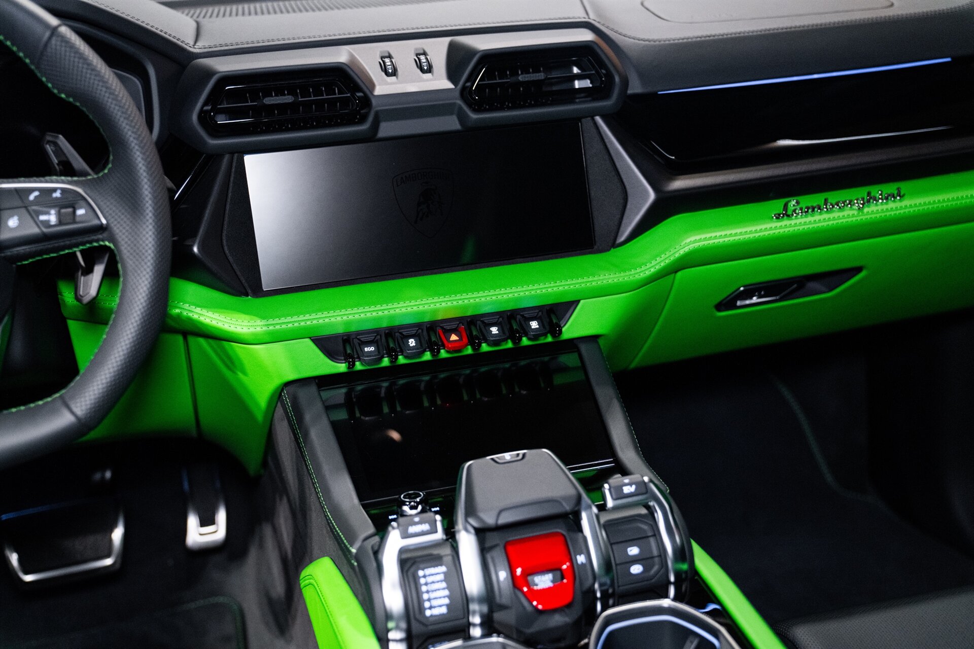 2026 Lamborghini Urus SE - Photo 11