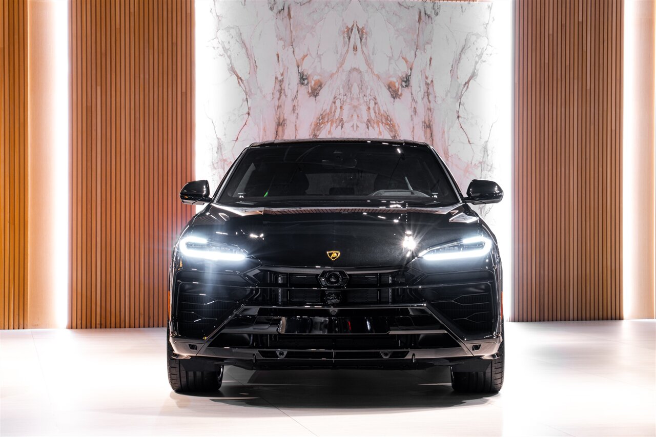 2025 Lamborghini Urus SE   - Photo 2 - Beverly Hills, CA 90212