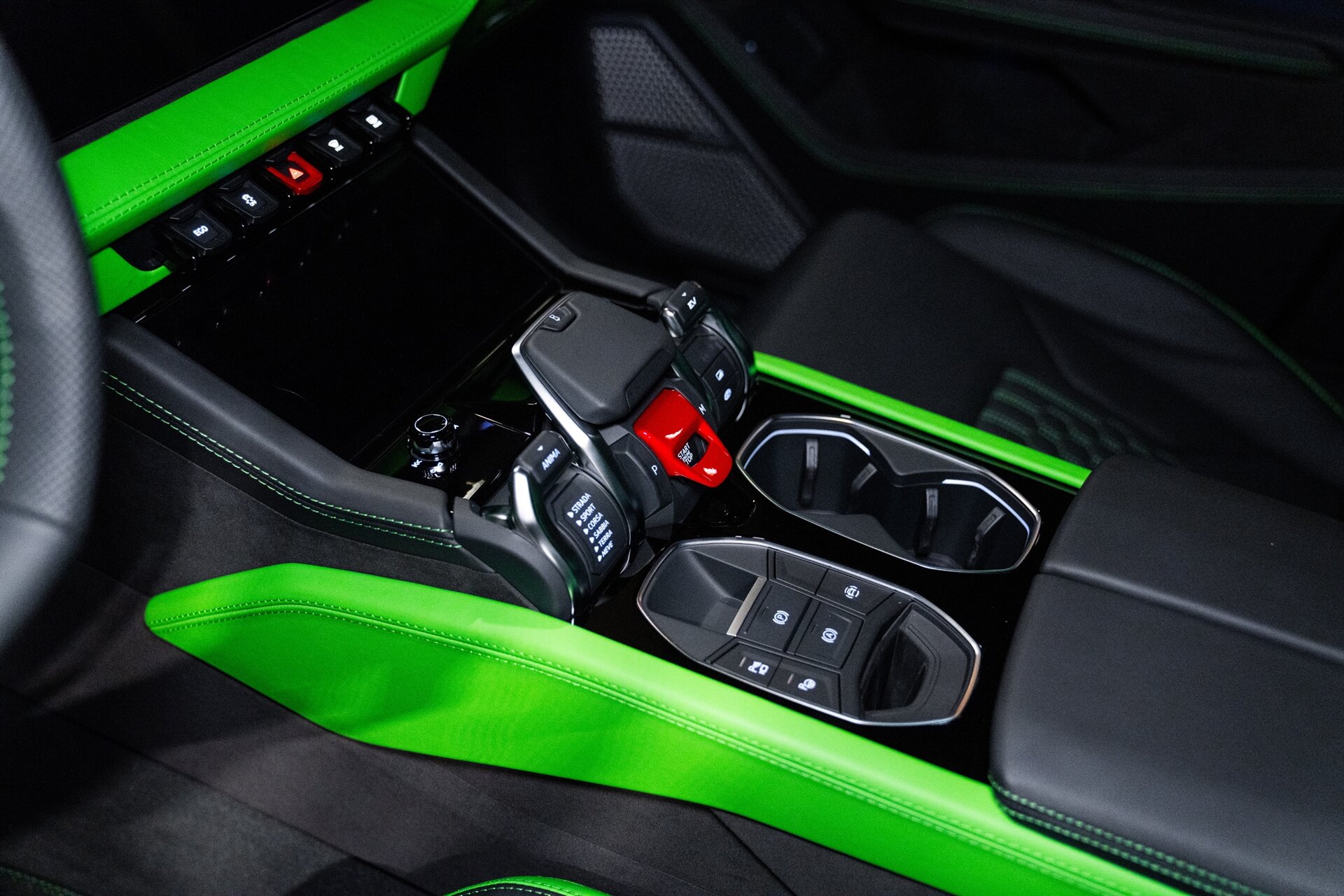 2026 Lamborghini Urus SE - Photo 13