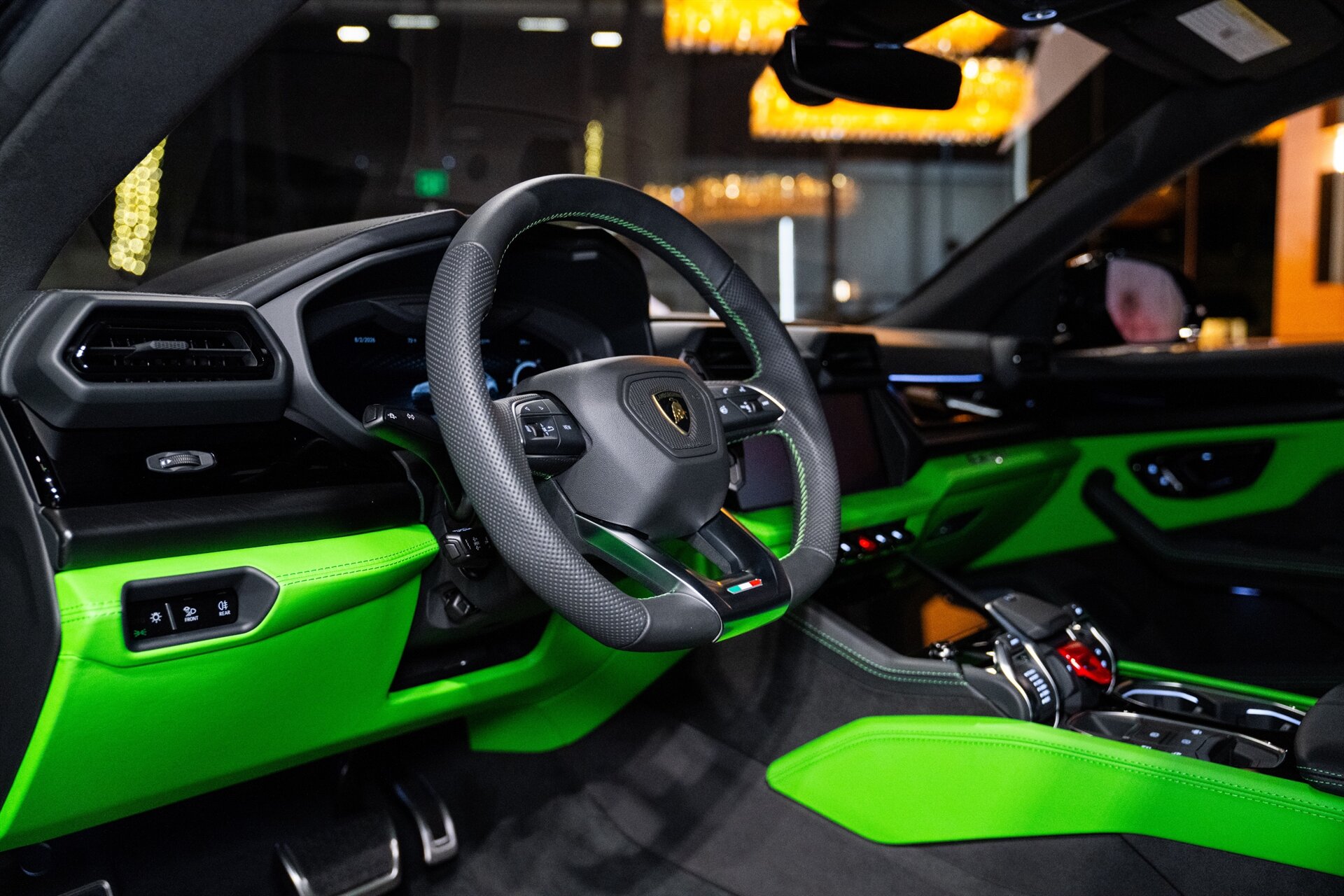 2026 Lamborghini Urus SE - Photo 10