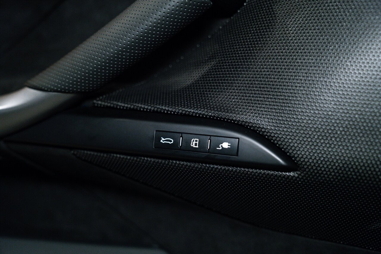 2024 Ferrari 296 GTB - Photo 23 - Beverly Hills, CA 90212