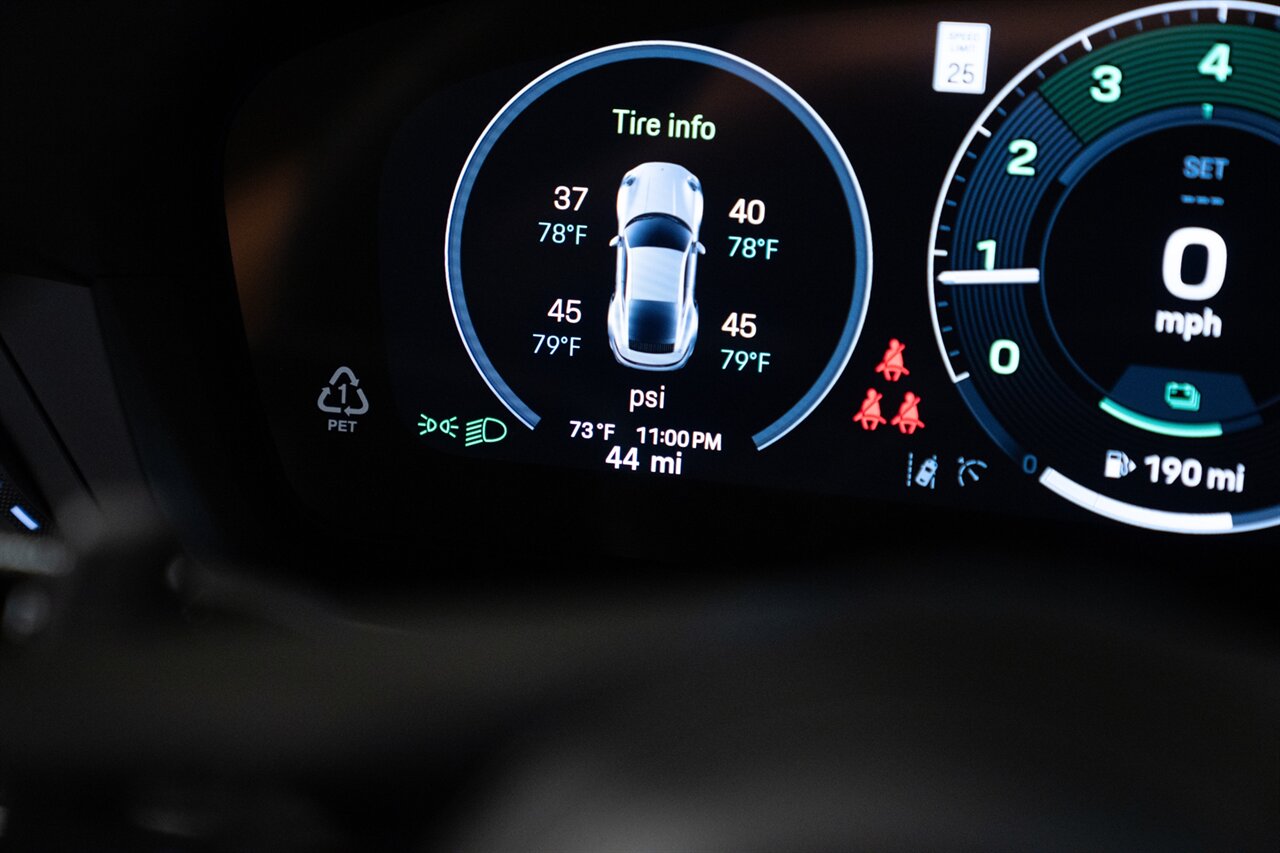 2026 Porsche 911 Turbo S   - Photo 24 - Beverly Hills, CA 90212