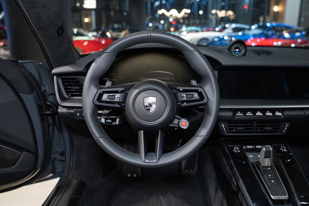 2026 Porsche 911 Turbo S   - Photo 34 - Beverly Hills, CA 90212