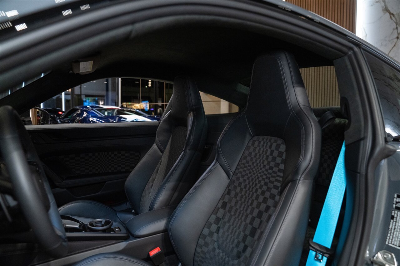 2026 Porsche 911 Turbo S   - Photo 36 - Beverly Hills, CA 90212