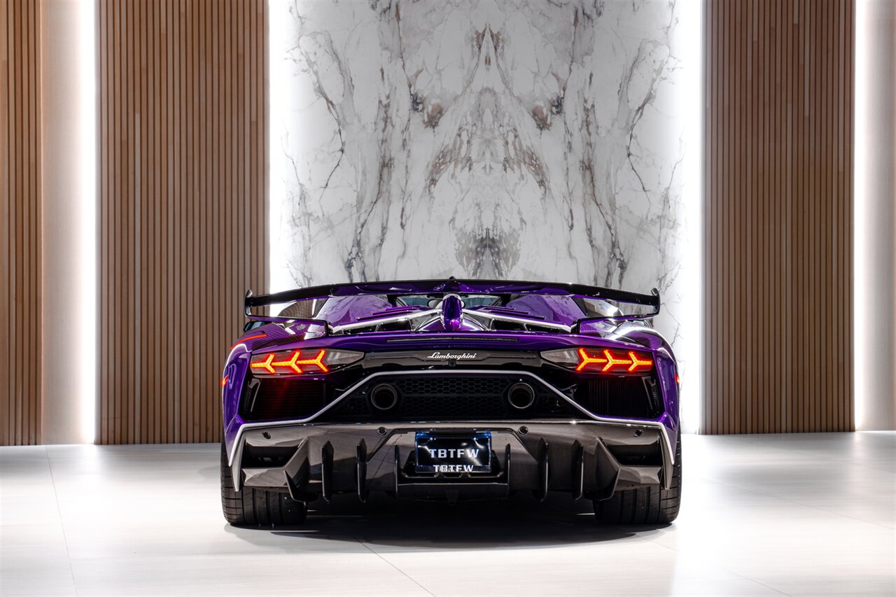2020 Lamborghini Aventador LP 770-4 SVJ Roadster - Photo 4 - Beverly Hills, CA 90212