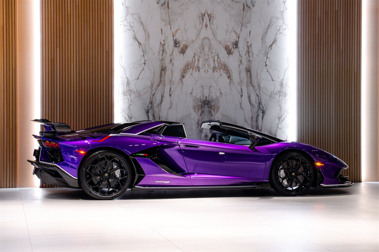 2020 Lamborghini Aventador LP 770-4 SVJ Roadster - Photo 7 - Beverly Hills, CA 90212