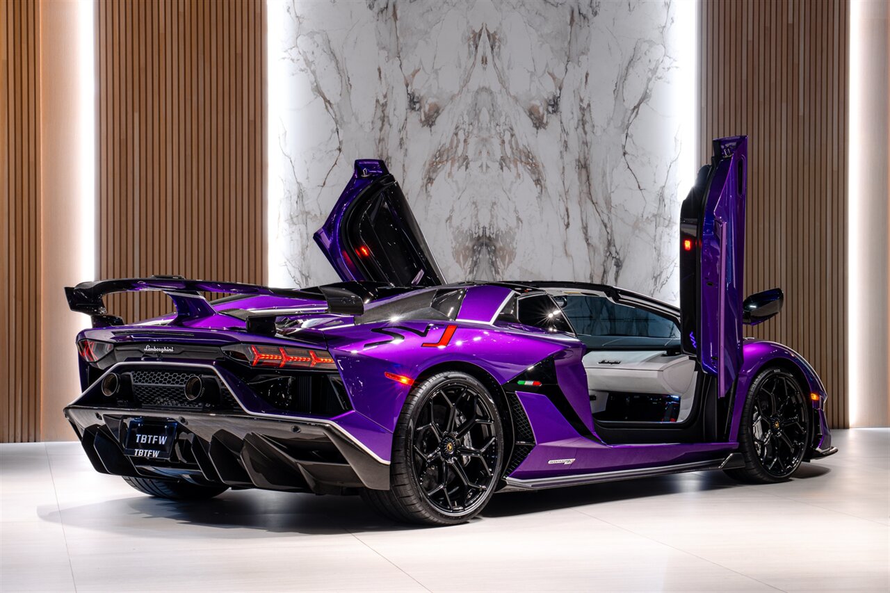 2020 Lamborghini Aventador LP 770-4 SVJ Roadster - Photo 6 - Beverly Hills, CA 90212