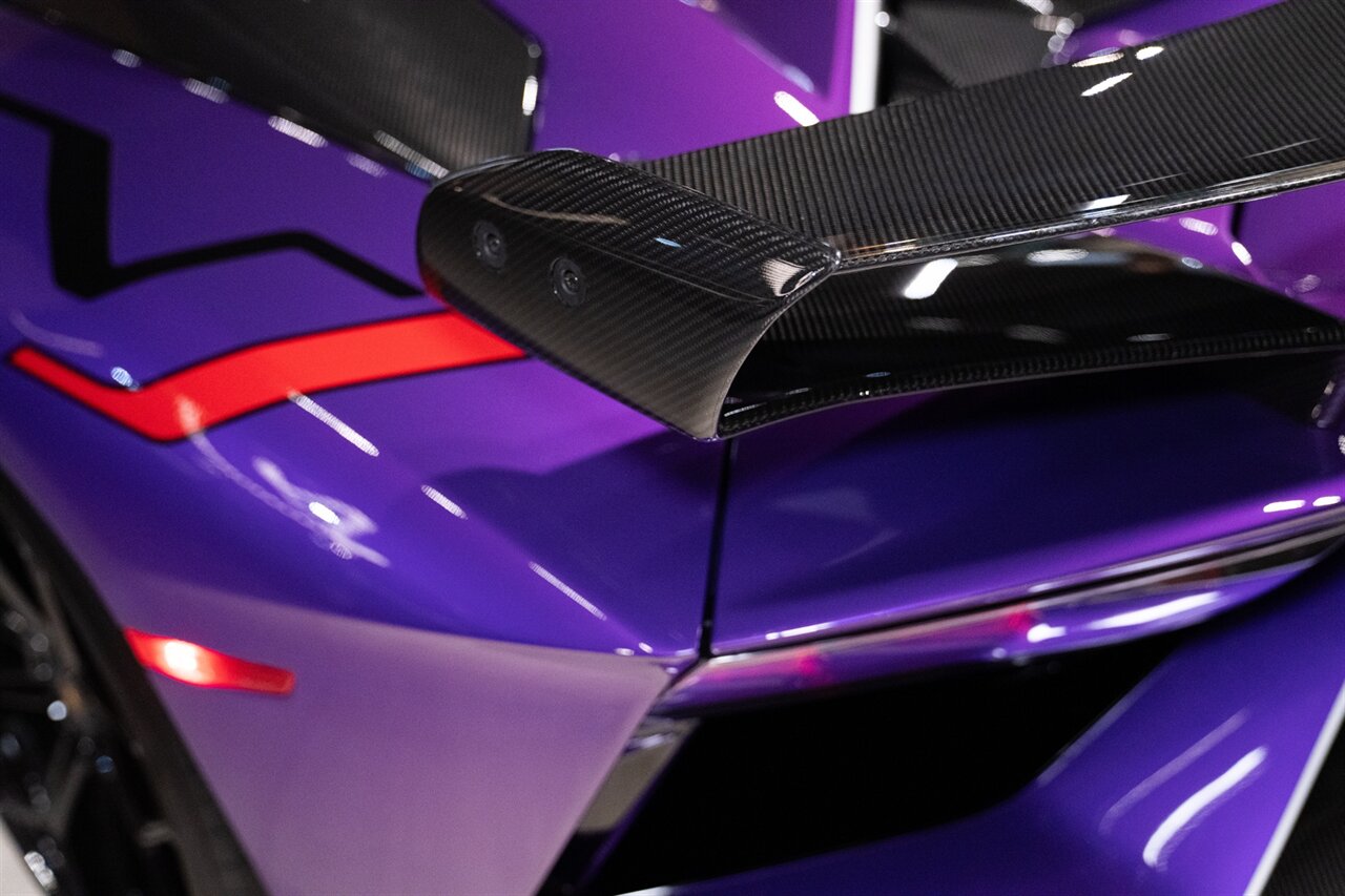 2020 Lamborghini Aventador LP 770-4 SVJ Roadster - Photo 11 - Beverly Hills, CA 90212