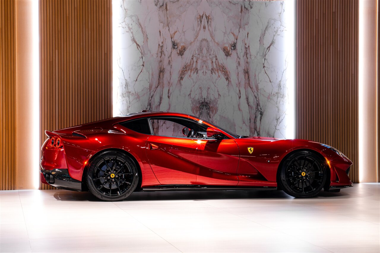 2020 Ferrari 812 Superfast - Photo 4 - Beverly Hills, CA 90212
