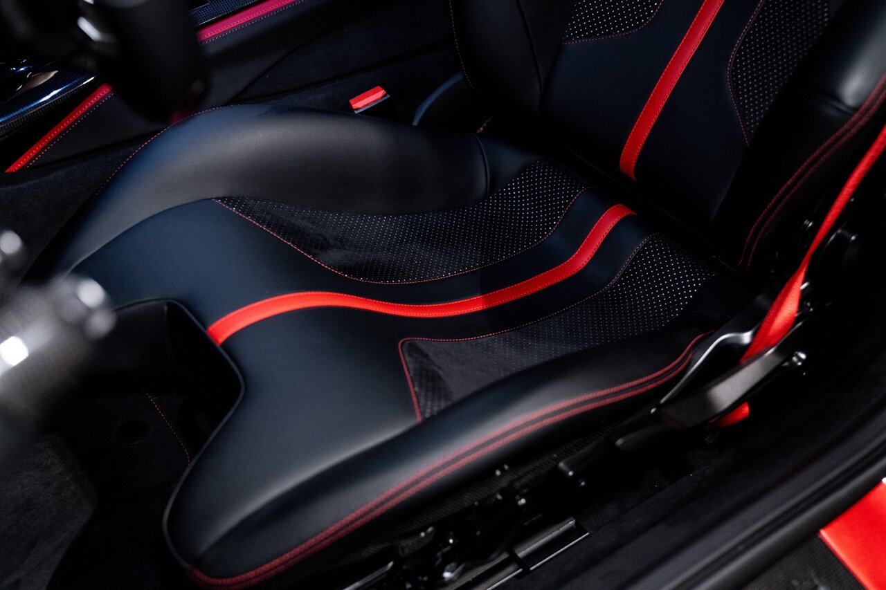 2020 Ferrari 812 Superfast - Photo 6 - Beverly Hills, CA 90212