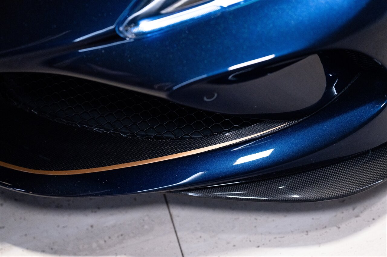 2022 Ferrari F8 Spider Tailor Made   - Photo 19 - Beverly Hills, CA 90212