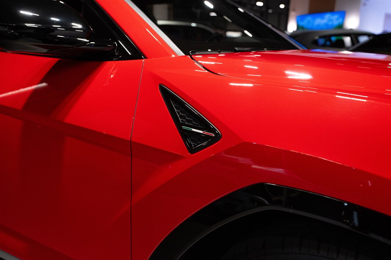 2019 Lamborghini Urus - Photo 7 - Beverly Hills, CA 90212