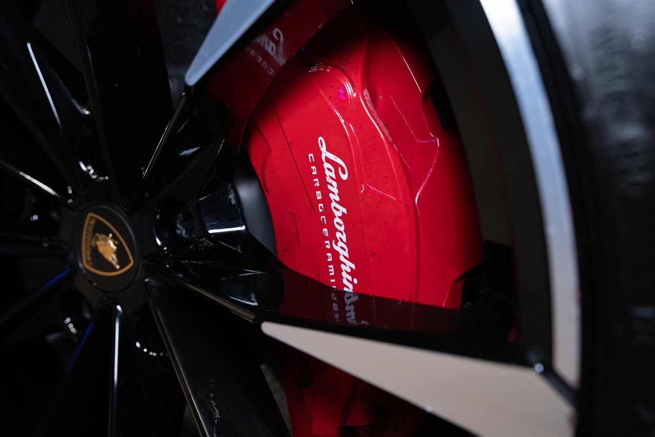 2019 Lamborghini Urus - Photo 13 - Beverly Hills, CA 90212