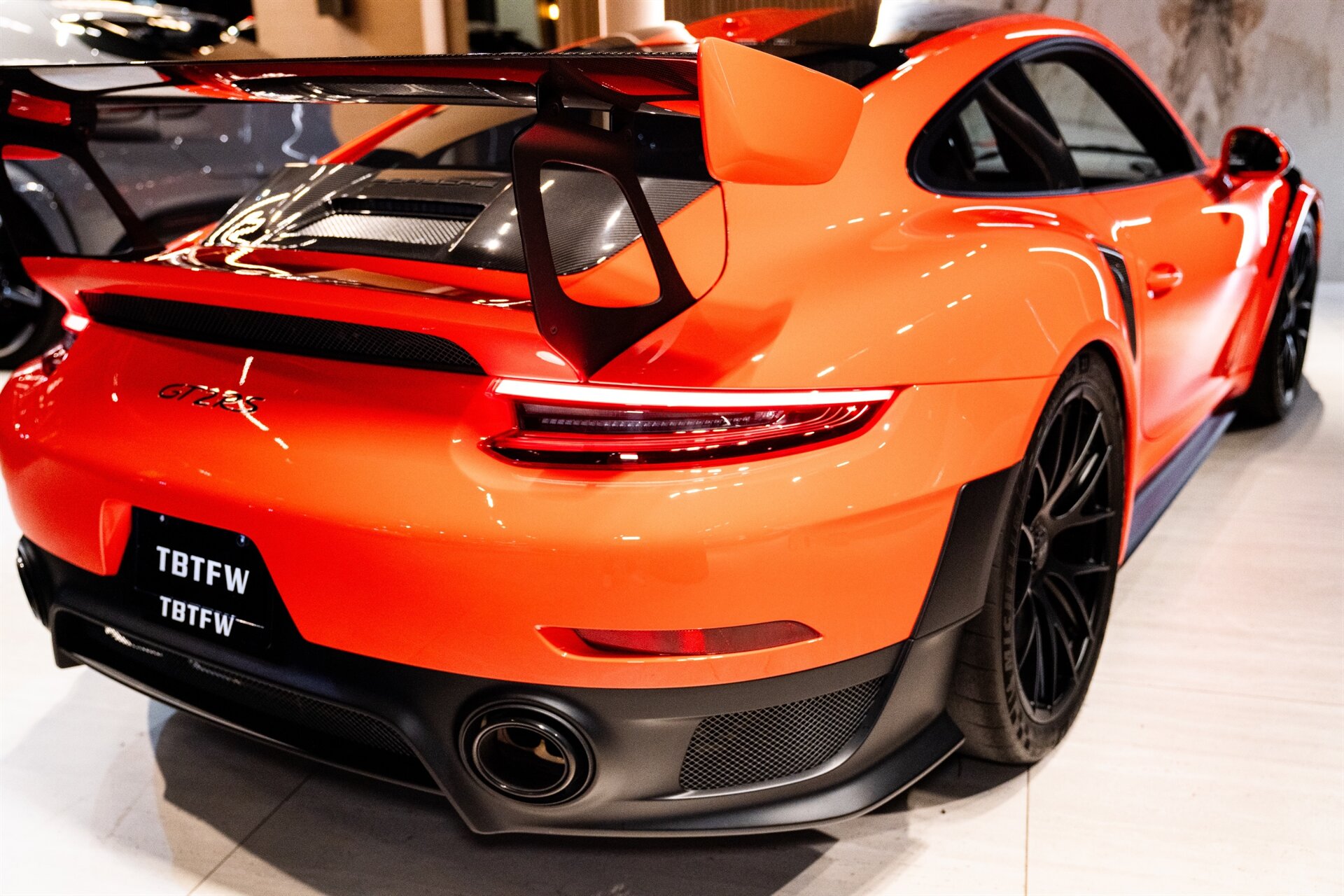 2018 Porsche 911 GT2 RS - Photo 9