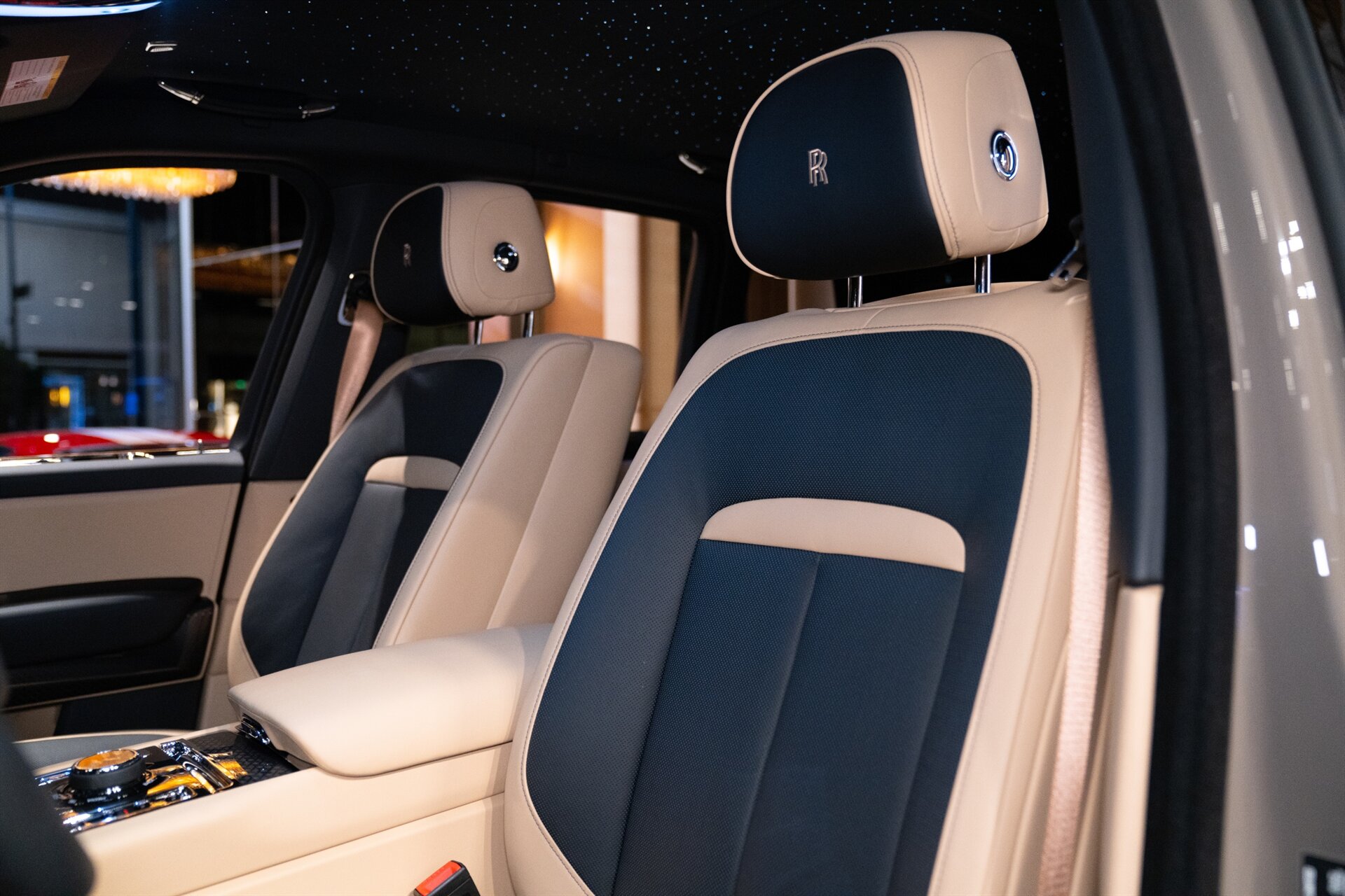 2027 Rolls-Royce Black Badge Cullinan - Photo 23